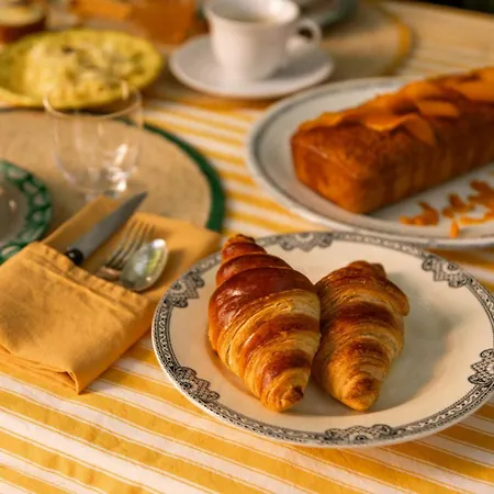 Le Clos De Bed & Breakfast *