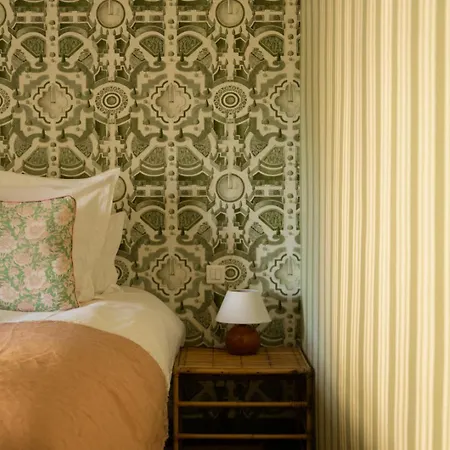 Le Clos De Bed & Breakfast *