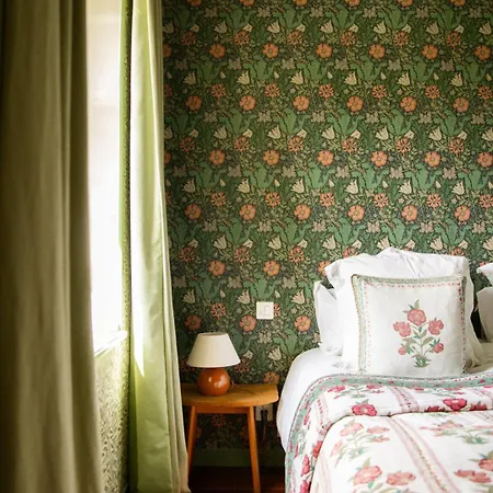 Le Clos De Bed & Breakfast