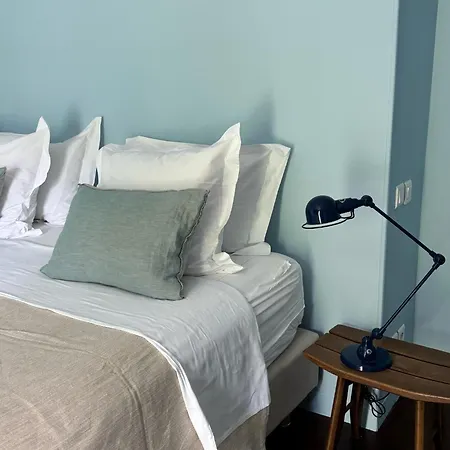 Le Clos De Bed & Breakfast *